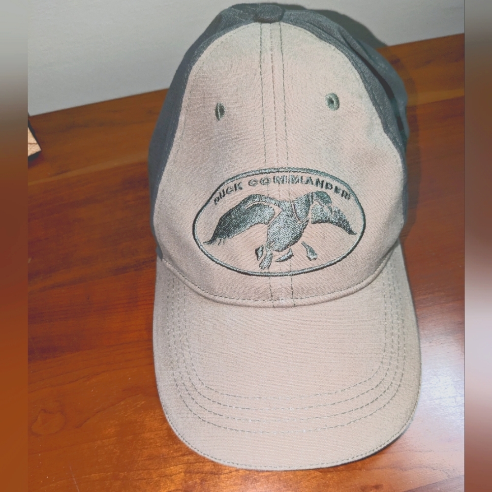 Duck Commander Olive green and khaki Baseball Cap Adjustable Hat EUC